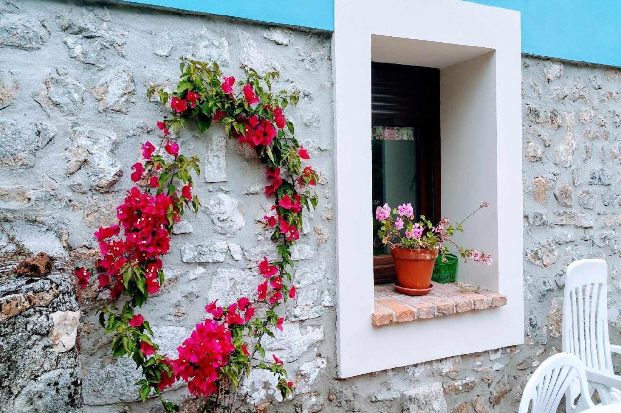 Casa De Aldea El Toral Vendégház Rales  Kültér fotó